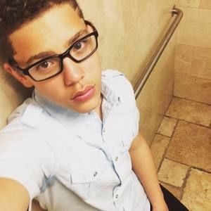 Meet your Posher, Jonathan